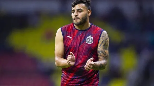 Club Chivas: “Me quedo a representar a este equipo como se merece”: Alexis VegaLa renovación de Alexis Vega con aficionados del Club Chivas Club Chivas: “Me quedo a representar a este equipo como se merece”: Alexis VegaLa renovación de Alexis Vega con aficionados del Club Chivas