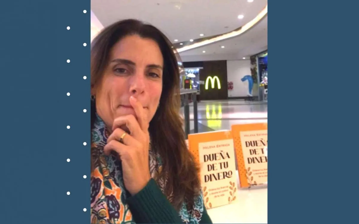 Escritora presenta su segundo libro pero nadie llega a exposición; historia se vuelve viral Escritora presenta su segundo libro pero nadie llega a exposición; historia se vuelve viral