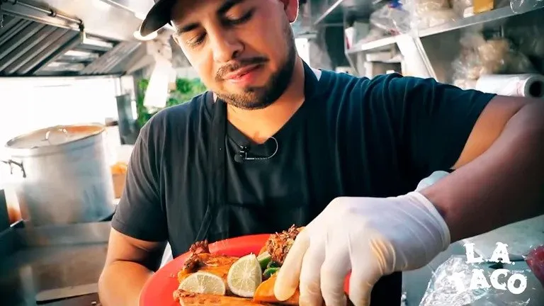 Teddy Vázquez, el mexicano que con sus tacos de birria conquistó a Los Ángeles entero Teddy Vázquez, el mexicano que con sus tacos de birria conquistó a Los Ángeles entero