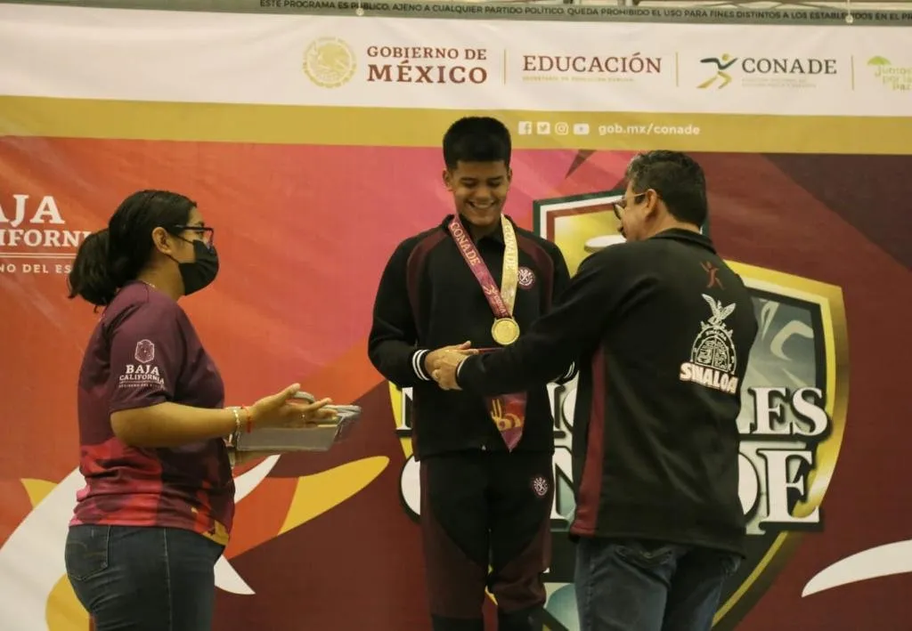 Suma Aarón Ibarra dos oros más en Barras Paralelas y Salto de Caballo Suma Aarón Ibarra dos oros más en Barras Paralelas y Salto de Caballo