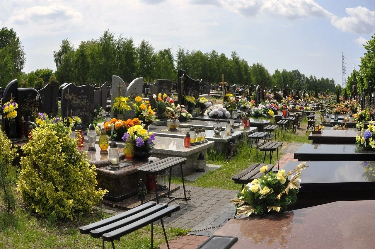 Va a una fiesta y despierta en un ataúd; Sus amigos lo ofrecieron como ofrenda en un ritual Va a una fiesta y despierta en un ataúd; Sus amigos lo ofrecieron como ofrenda en un ritual