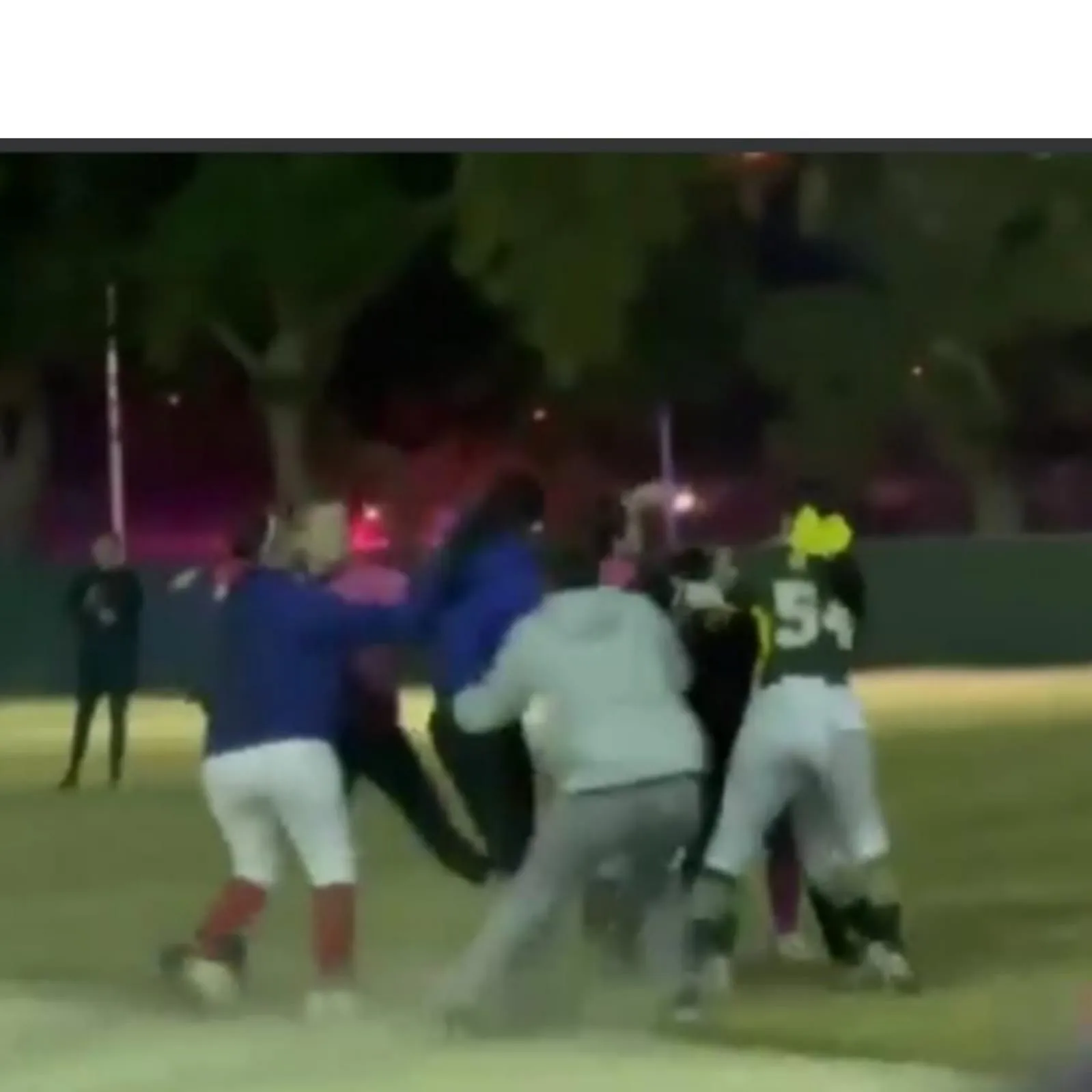 VIDEO: Mujeres se agarran a golpes en un campo de sóftbol en Los Mochis, Sinaloa VIDEO: Mujeres se agarran a golpes en un campo de sóftbol en Los Mochis, Sinaloa