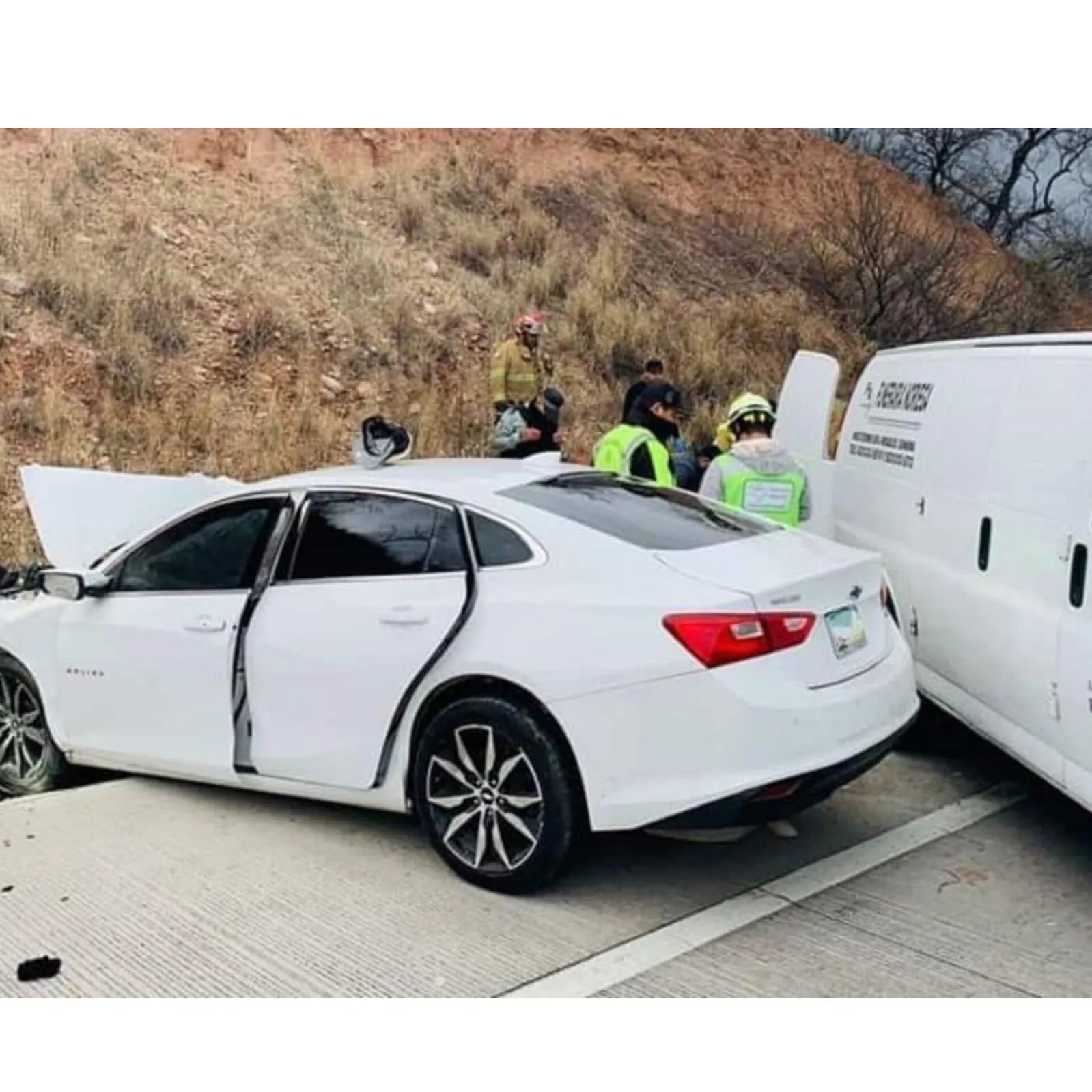 Choque en Sonora enluta a 5 familias de Sinaloa; Reportaron 5 fallecidos y dos heridos Choque en Sonora enluta a 5 familias de Sinaloa; Reportaron 5 fallecidos y dos heridos