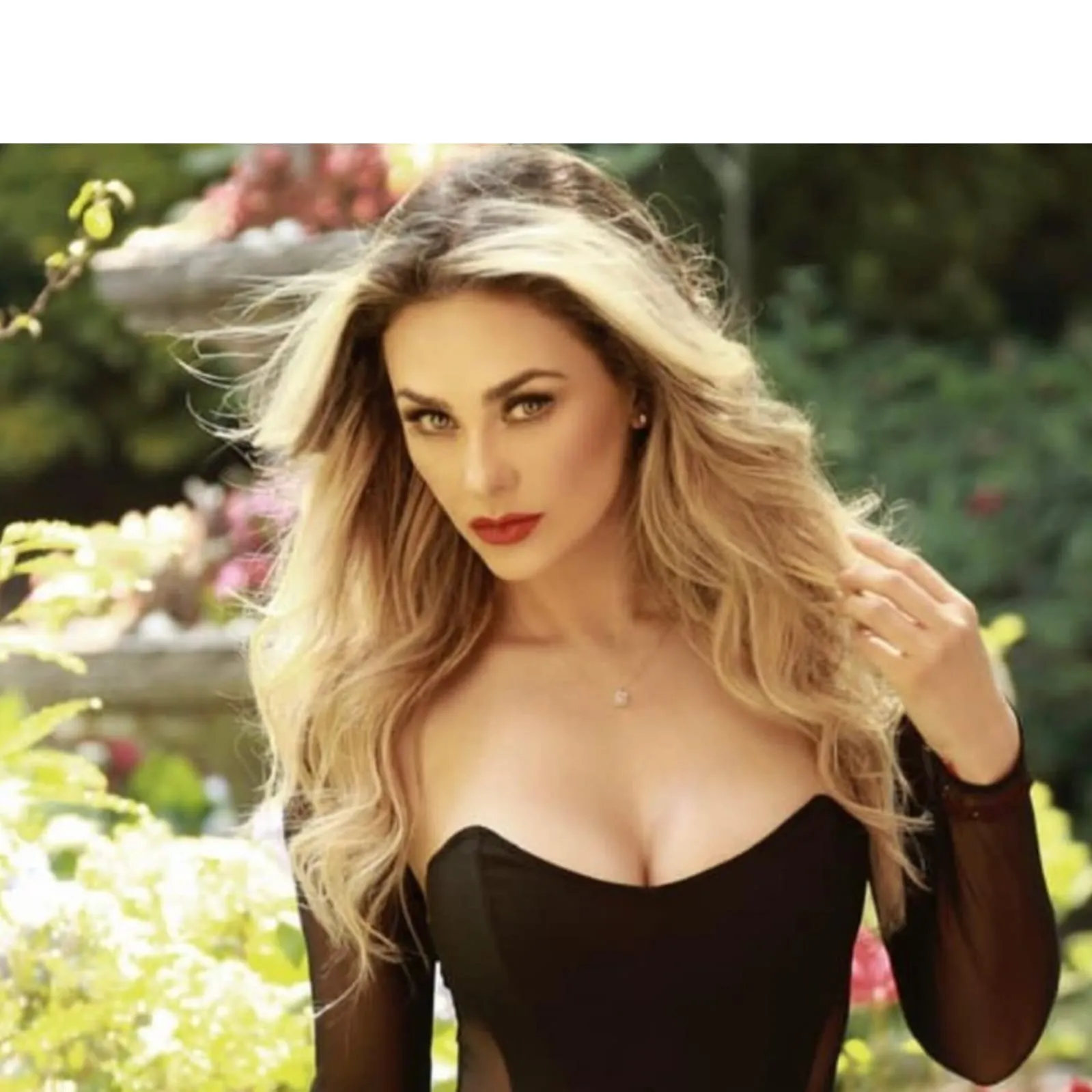 Aracely Arámbula demuestra en traje de baño que luce mejor ahora que en sus 20s Aracely Arámbula demuestra en traje de baño que luce mejor ahora que en sus 20s