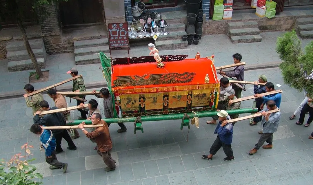 Abuelito de 84 años realiza su funeral en vida para ver cuántos asisten (VIDEO) Abuelito de 84 años realiza su funeral en vida para ver cuántos asisten (VIDEO)