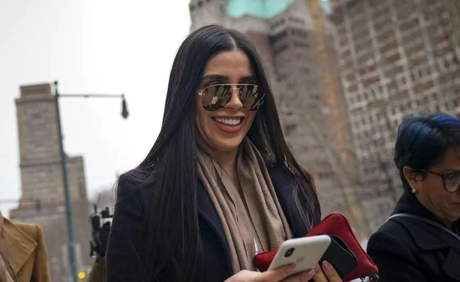 Emma Coronel, la esposa de ‘El Chapo’ Guzmán, sale de la cárcel y terminará su sentencia en una casa Emma Coronel, la esposa de ‘El Chapo’ Guzmán, sale de la cárcel y terminará su sentencia en una casa