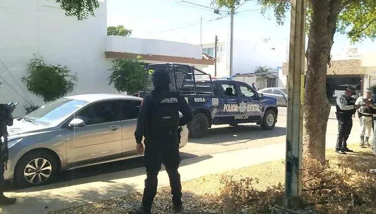 Policías estatales recuperan en Valle Alto vehículo con reporte de robo en Estados Unidos Policías estatales recuperan en Valle Alto vehículo con reporte de robo en Estados Unidos