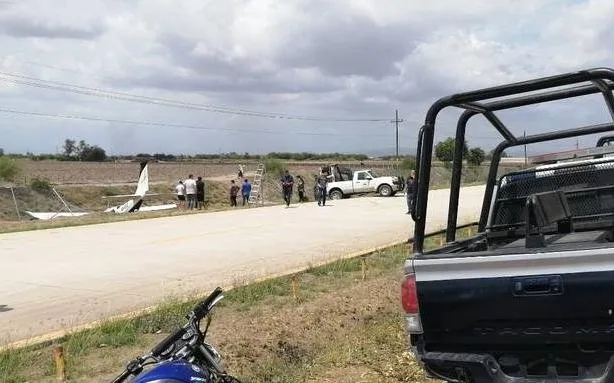 Reportan caída de avioneta en Villa Juárez Navolato Reportan caída de avioneta en Villa Juárez Navolato