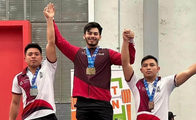 Levanta el “Chino” Cárdenas tres de oro en Nacional de Primera Fuerza Levanta el “Chino” Cárdenas tres de oro en Nacional de Primera Fuerza