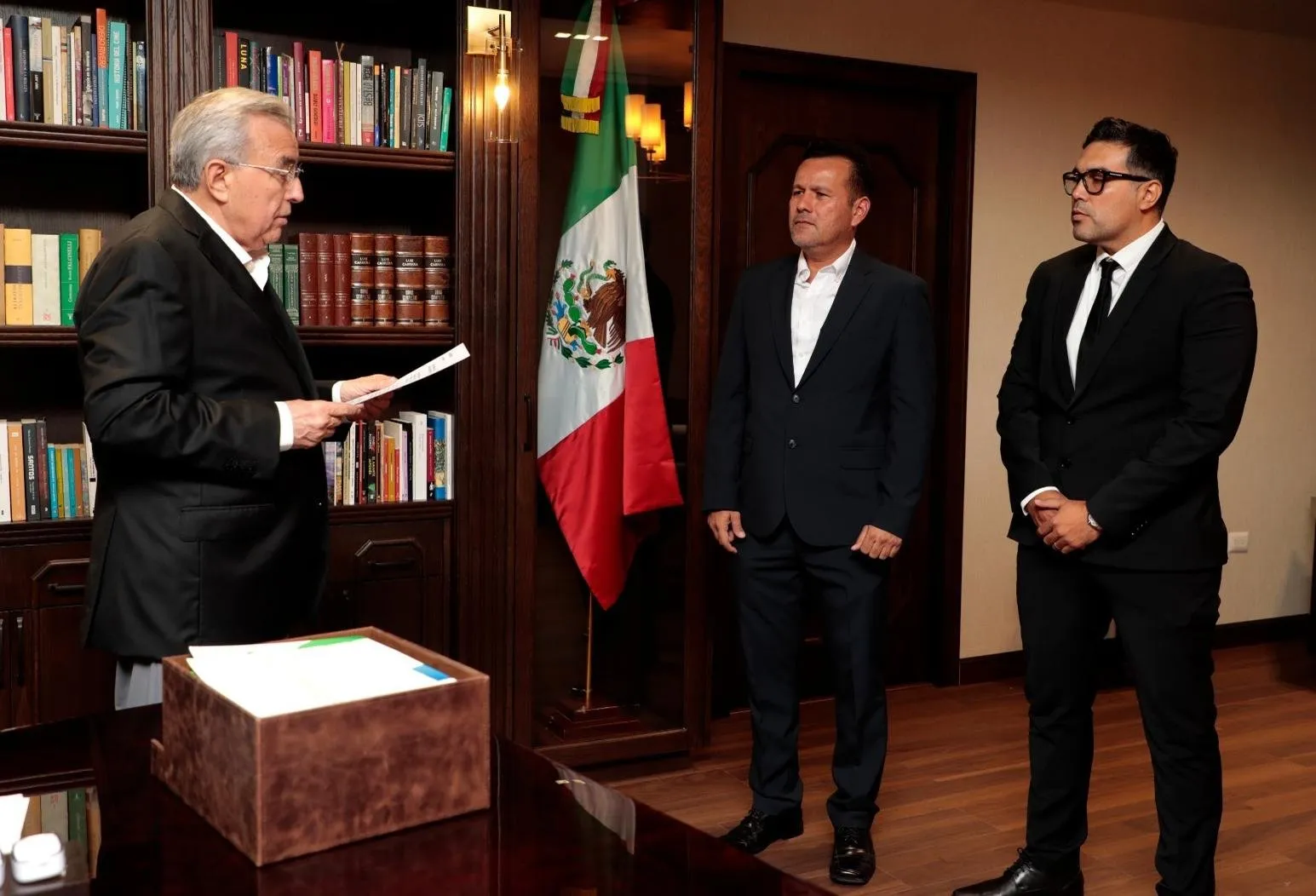 Nombra Rocha a nuevos funcionarios en Obras Públicas, en COEPRISS y en el ramo educativo Nombra Rocha a nuevos funcionarios en Obras Públicas, en COEPRISS y en el ramo educativo