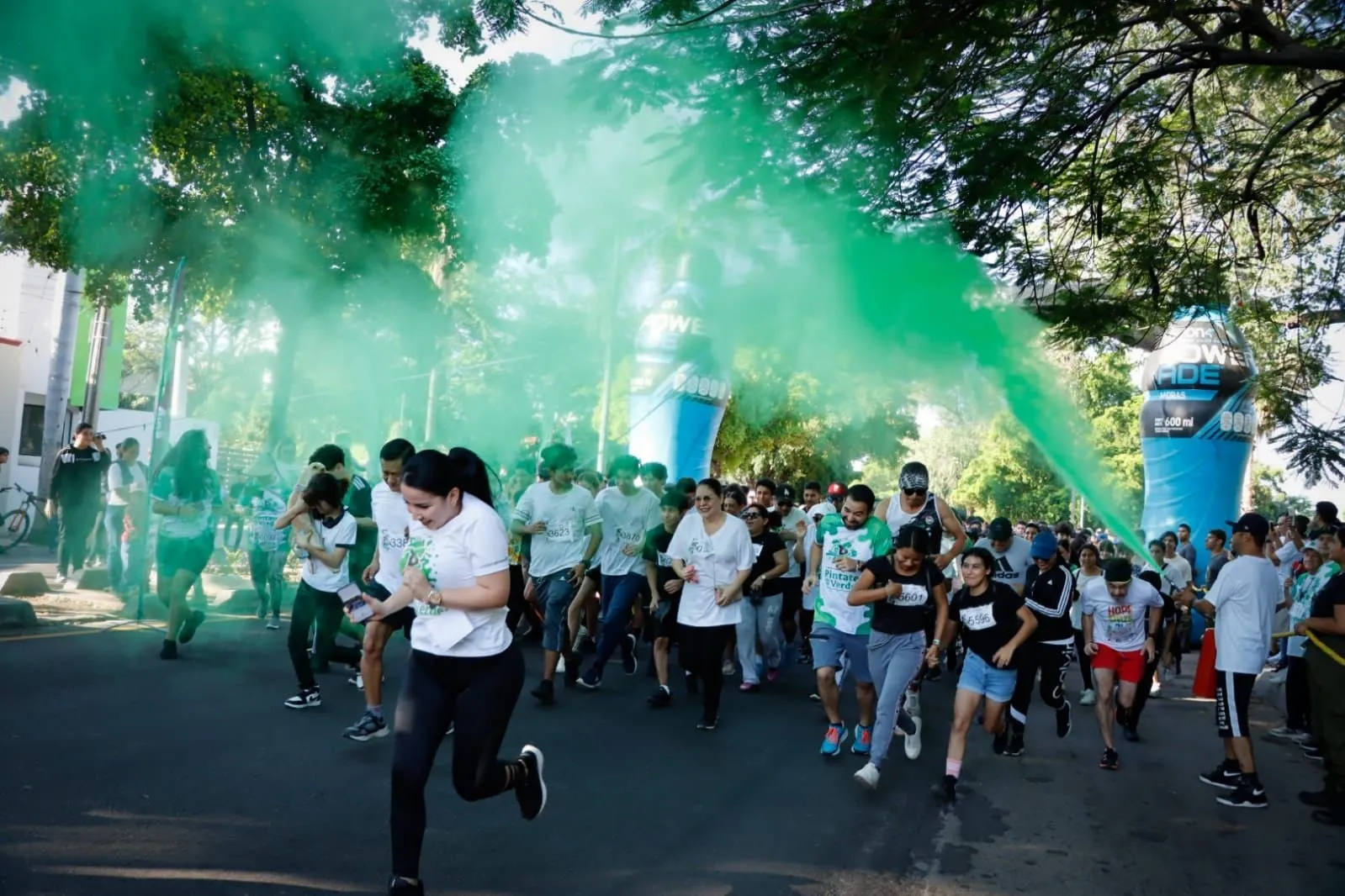 10 mil participantes se pintan de verde en la Carrera de Convivencia de COBAES 10 mil participantes se pintan de verde en la Carrera de Convivencia de COBAES