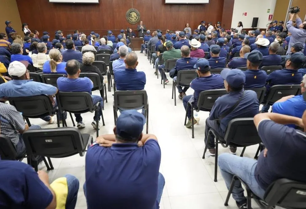 Atienden diputados Feliciano Castro y Adolfo Beltrán a policías jubilados y viudas Atienden diputados Feliciano Castro y Adolfo Beltrán a policías jubilados y viudas