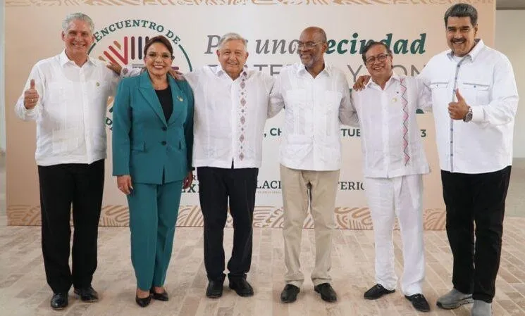 Presidente encabeza Encuentro de Palenque, por una vecindad fraterna y con bienestar Presidente encabeza Encuentro de Palenque, por una vecindad fraterna y con bienestar