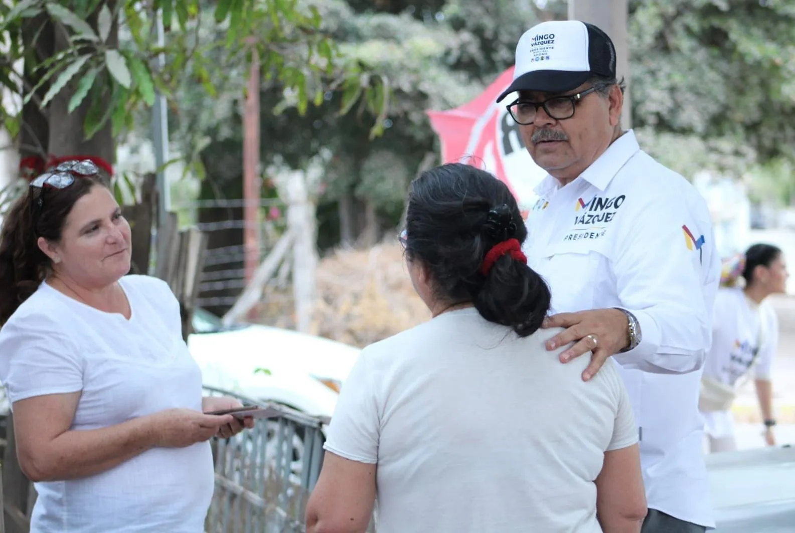‘Mingo’ Vázquez se compromete a resolver servicios públicos deficientes de la Burócrata ‘Mingo’ Vázquez se compromete a resolver servicios públicos deficientes de la Burócrata
