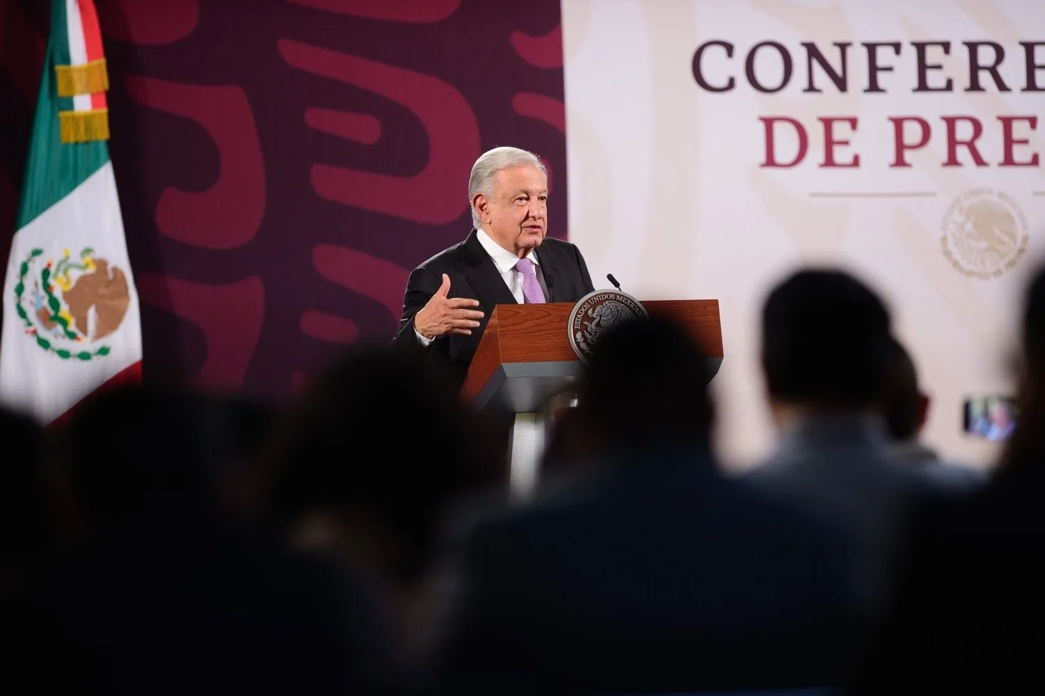 Caso Ayotzinapa no se cierra, reafirma presidente tras reunión con madres y padres de los 43 normalistas Caso Ayotzinapa no se cierra, reafirma presidente tras reunión con madres y padres de los 43 normalistas
