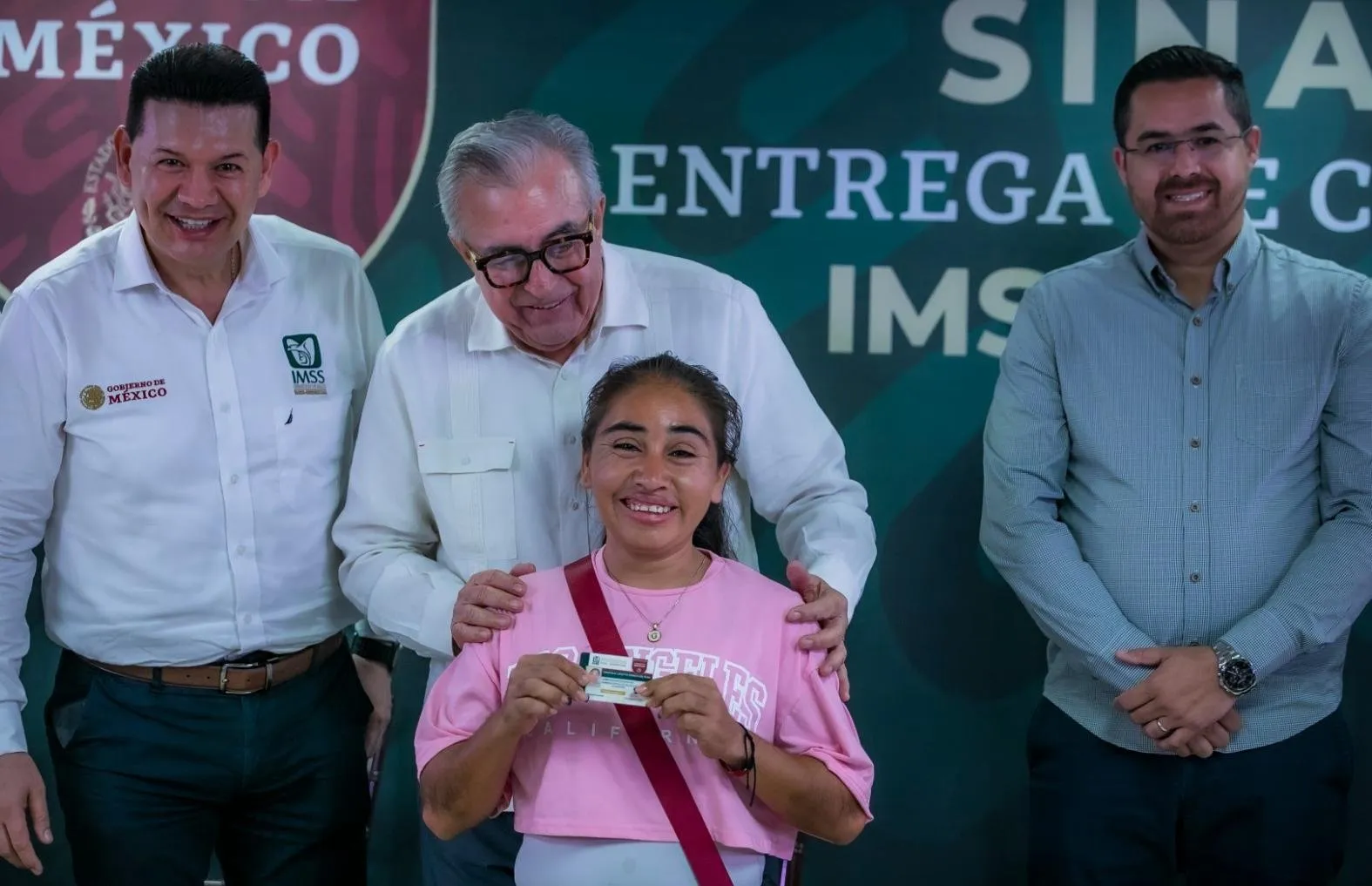 Entrega Rocha más tarjetas del Programa IMSS Bienestar Entrega Rocha más tarjetas del Programa IMSS Bienestar