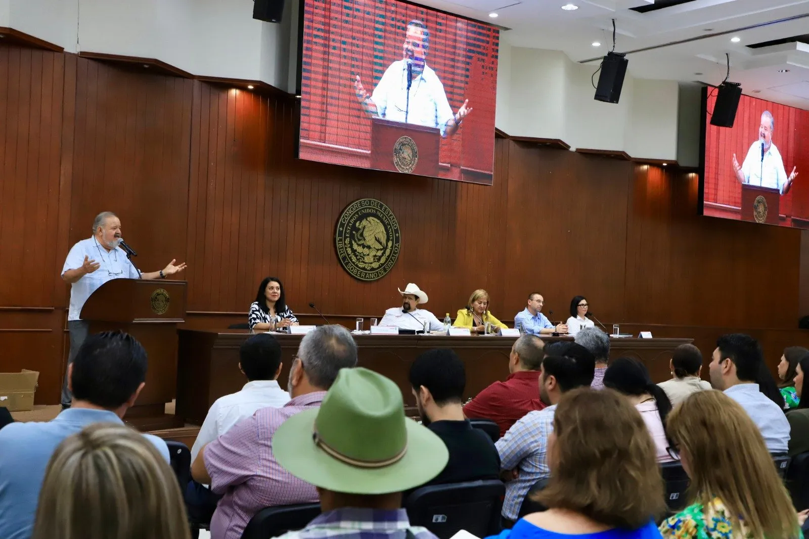 El Gobierno de Sinaloa busca disminuir la brecha entre hombres y mujeres mediante un presupuesto con perspectiva de género El Gobierno de Sinaloa busca disminuir la brecha entre hombres y mujeres mediante un presupuesto con perspectiva de género