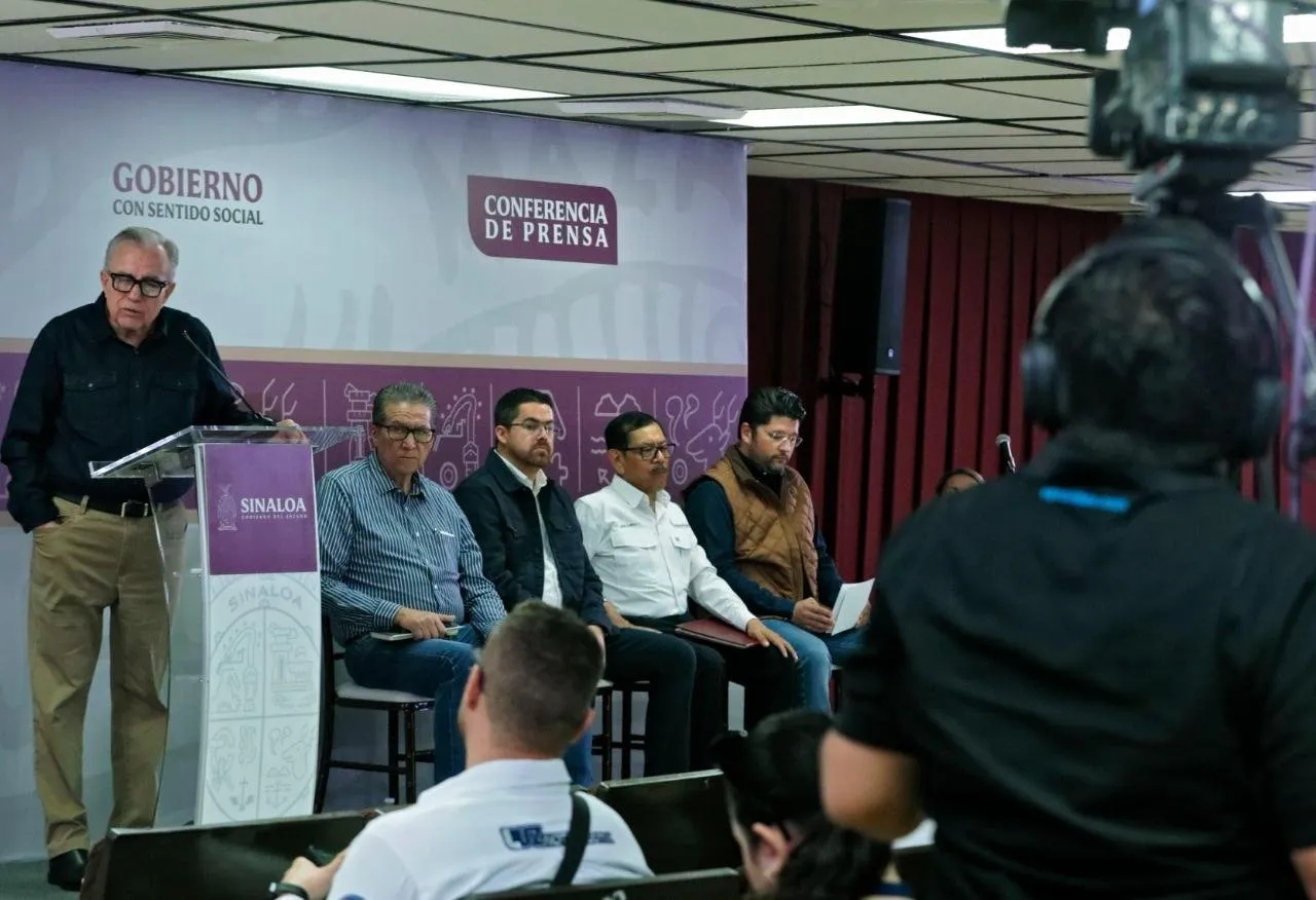 Gobierno del estado apoyará a los pequeños y medianos comerciantes culiacanenses: Rocha Moya Gobierno del estado apoyará a los pequeños y medianos comerciantes culiacanenses: Rocha Moya