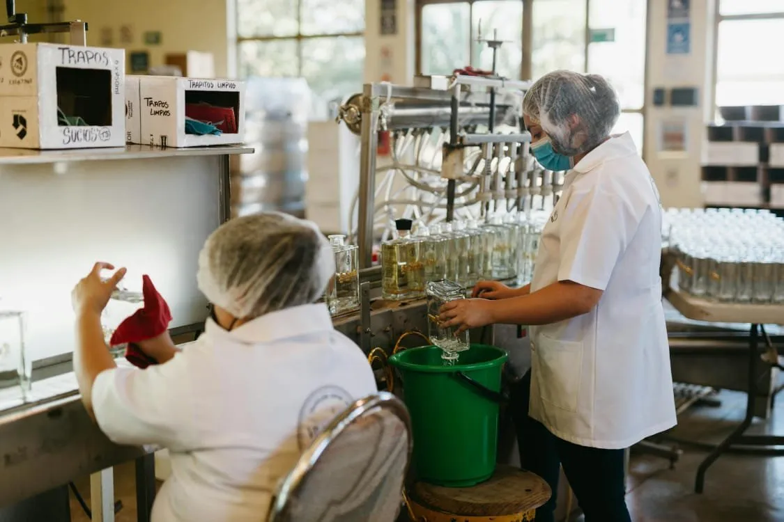 ¿Se aplica para todos? Cuando inicia la ley silla y a que trabajadores va dirigidos ¿Se aplica para todos? Cuando inicia la ley silla y a que trabajadores va dirigidos
