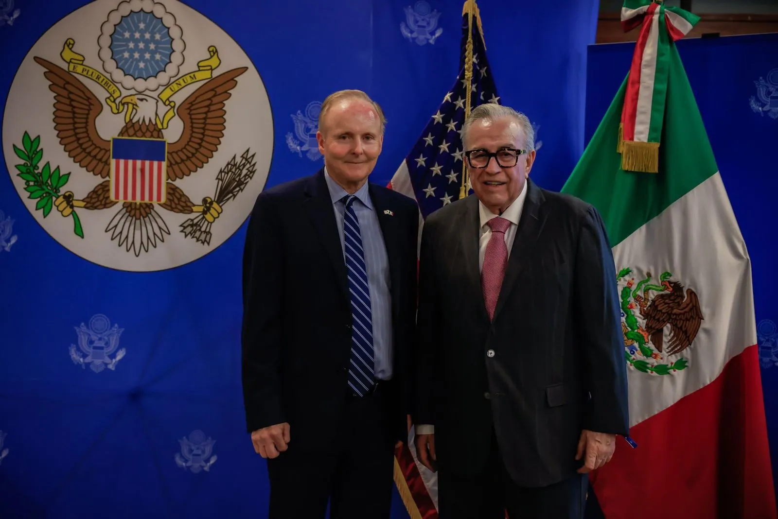 A invitación del consulado, asiste Gobernador Rocha a evento por el 249 aniversario de la independencia de EUA en Hermosillo A invitación del consulado, asiste Gobernador Rocha a evento por el 249 aniversario de la independencia de EUA en Hermosillo