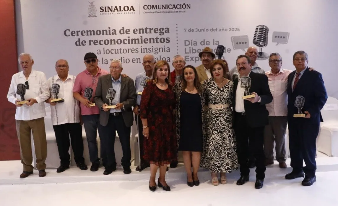 Gobierno del Estado Reconoce a 12 locutores insignia de la radiodifusión sinaloense Gobierno del Estado Reconoce a 12 locutores insignia de la radiodifusión sinaloense