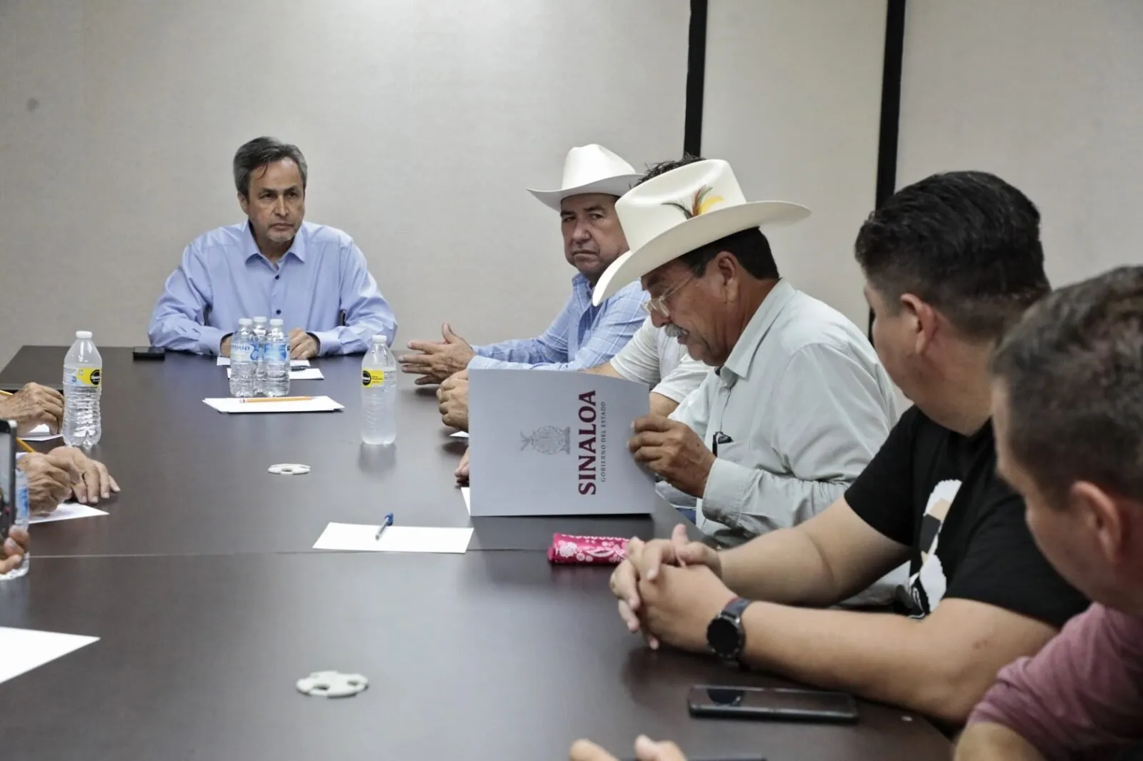 Por medio de Gobierno del Estado, se acuerda reunión de trabajo entre productores y SADER Sinaloa Por medio de Gobierno del Estado, se acuerda reunión de trabajo entre productores y SADER Sinaloa