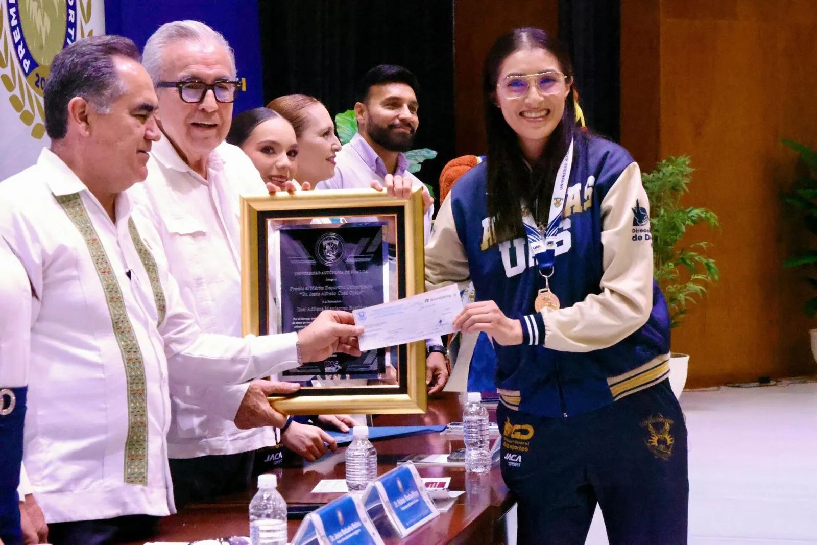 Los deportistas universitarios son un orgullo de Sinaloa: Gobernador Rocha Moya Los deportistas universitarios son un orgullo de Sinaloa: Gobernador Rocha Moya