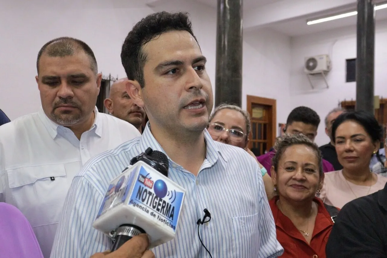 Unidad Sindical, con Isfa Leal al frente, dirigirá el SUNTUAS Administrativos e Intendencia tras contundente apoyo de la base. Unidad Sindical, con Isfa Leal al frente, dirigirá el SUNTUAS Administrativos e Intendencia tras contundente apoyo de la base.