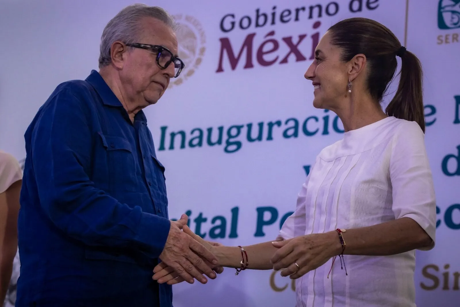 Sinaloa recibe con fuerza y cariño a la presidenta Claudia Sheinbaum en su gira nacional por la salud, en Culiacán Sinaloa recibe con fuerza y cariño a la presidenta Claudia Sheinbaum en su gira nacional por la salud, en Culiacán