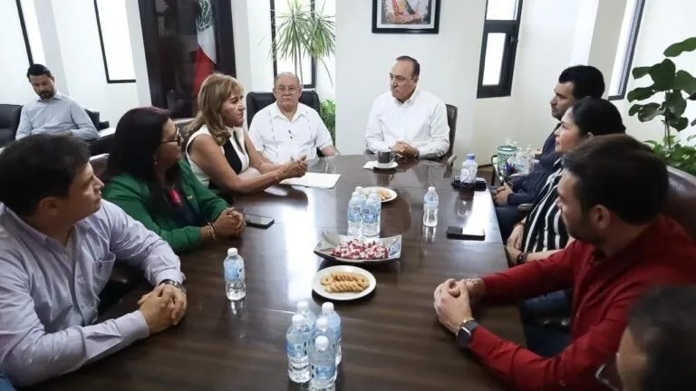 Diputados de Sinaloa y gobierno de Ahome unen fuerzas para abordar necesidades ciudadanas Diputados de Sinaloa y gobierno de Ahome unen fuerzas para abordar necesidades ciudadanas