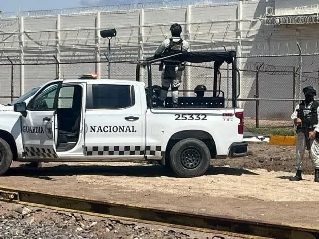 Disturbios en el centro penitenciario de Aguaruto en Culiacán moviliza a cuerpos de seguridad Disturbios en el centro penitenciario de Aguaruto en Culiacán moviliza a cuerpos de seguridad