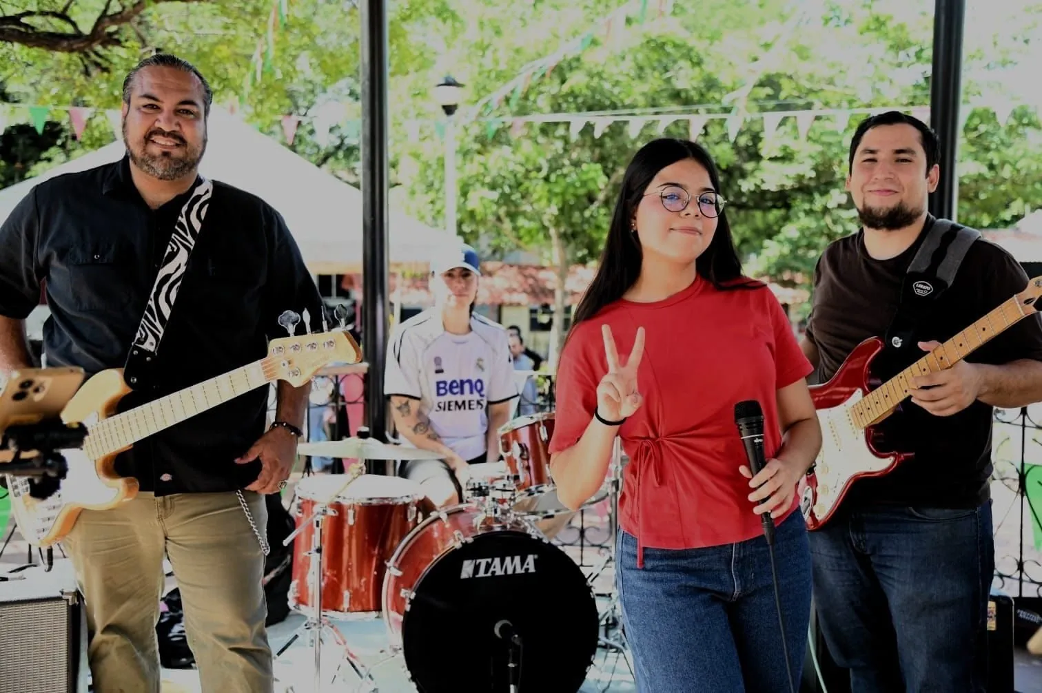 A ritmo de rock, la UAS se hace presente en la segunda edición del Festival del Raspado en Imala 2025 amenizando el magno evento A ritmo de rock, la UAS se hace presente en la segunda edición del Festival del Raspado en Imala 2025 amenizando el magno evento