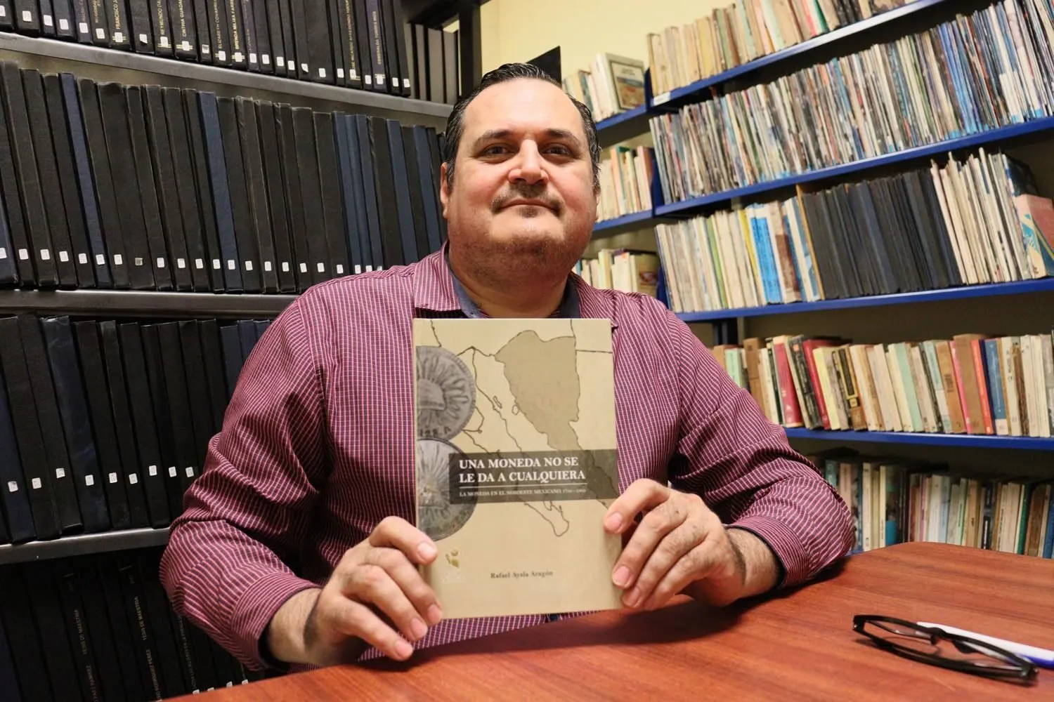 A través de su obra, investigador de la Facultad de Historia de la UAS realiza un recorrido histórico de las monedas acuñadas en el noroeste del país A través de su obra, investigador de la Facultad de Historia de la UAS realiza un recorrido histórico de las monedas acuñadas en el noroeste del país
