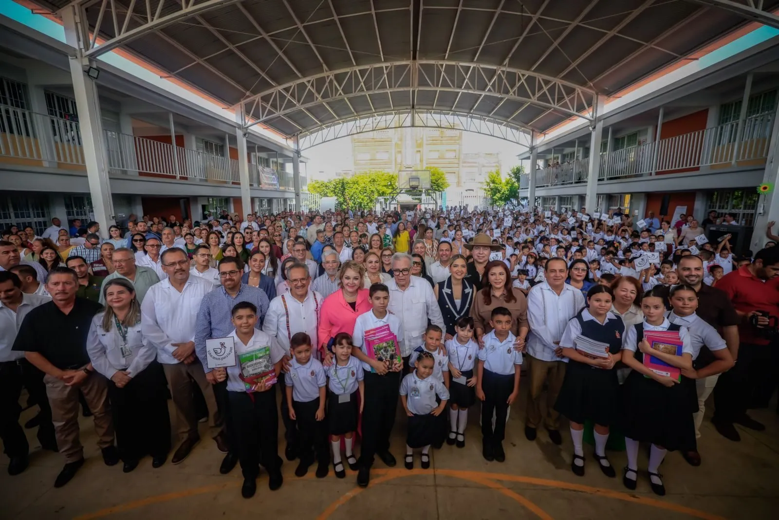 Gobernador Rocha pone en marcha ciclo escolar 2025-2026 del nivel básico con un llamado a educar para la paz Gobernador Rocha pone en marcha ciclo escolar 2025-2026 del nivel básico con un llamado a educar para la paz