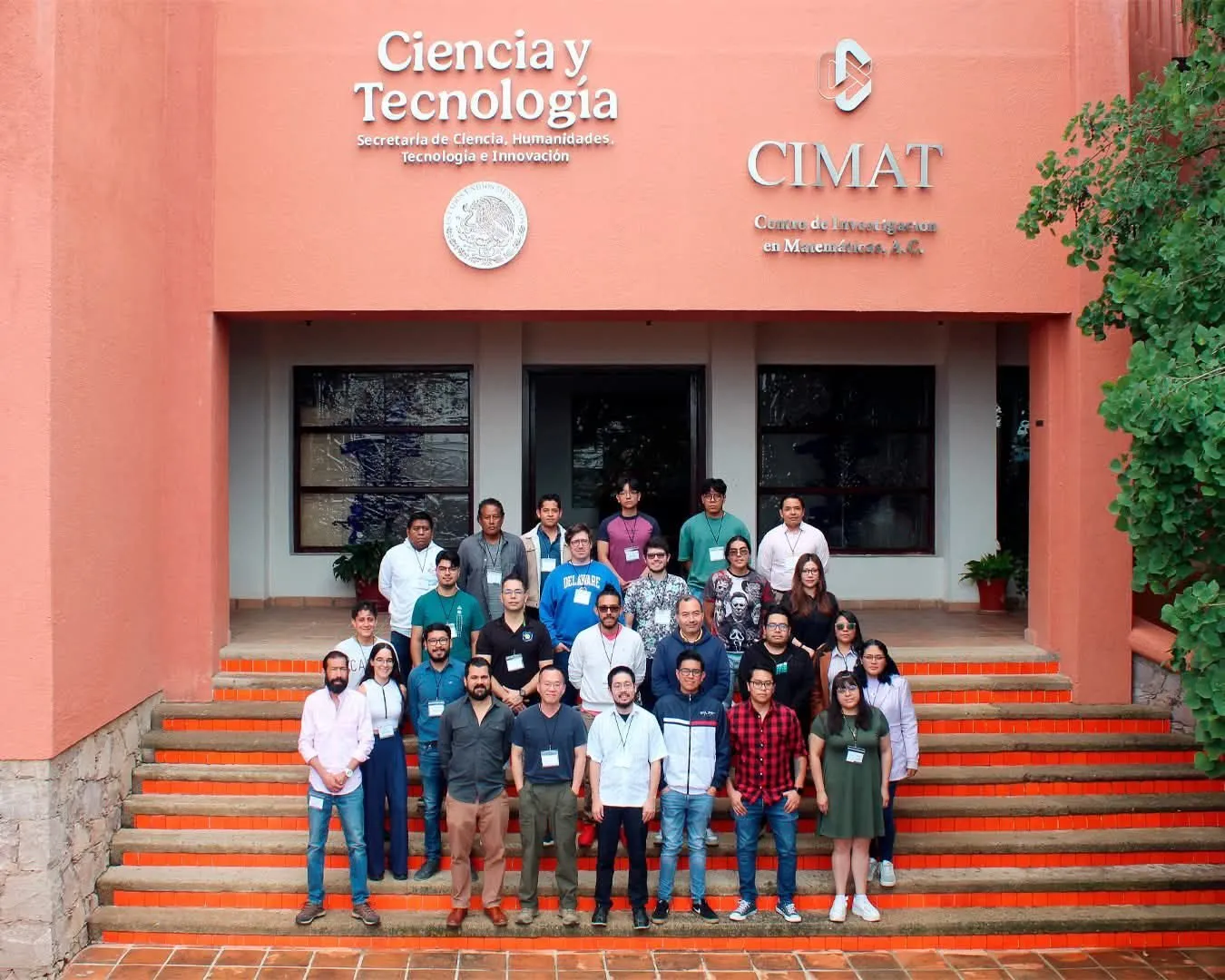 Investigador de la UAS realiza visita al Centro de Investigación en Matemáticas, como organizador del Seminario de Matrices Aleatorias Investigador de la UAS realiza visita al Centro de Investigación en Matemáticas, como organizador del Seminario de Matrices Aleatorias