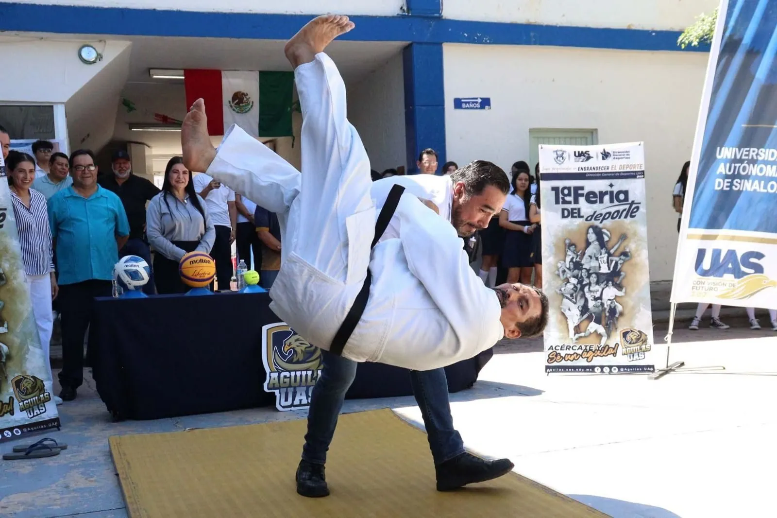 Llevan a la Preparatoria Hermanos Flores Magón la primera edición de la Feria del Deporte UAS, con más de 30 diferentes disciplinas Llevan a la Preparatoria Hermanos Flores Magón la primera edición de la Feria del Deporte UAS, con más de 30 diferentes disciplinas