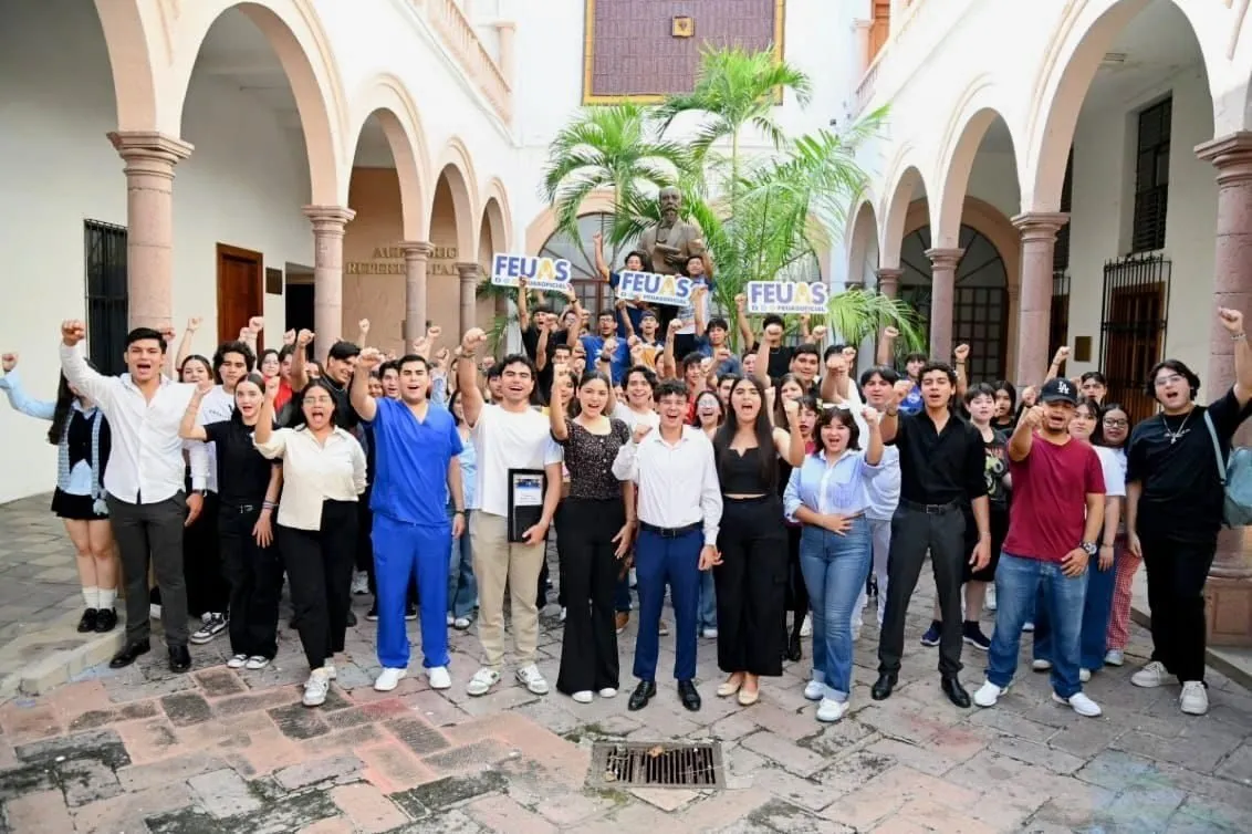 Anuncia la FEUAS una marcha en memoria de los estudiantes caídos el 2 de octubre del 68 y el respaldo a la Reingeniería Universitaria Anuncia la FEUAS una marcha en memoria de los estudiantes caídos el 2 de octubre del 68 y el respaldo a la Reingeniería Universitaria