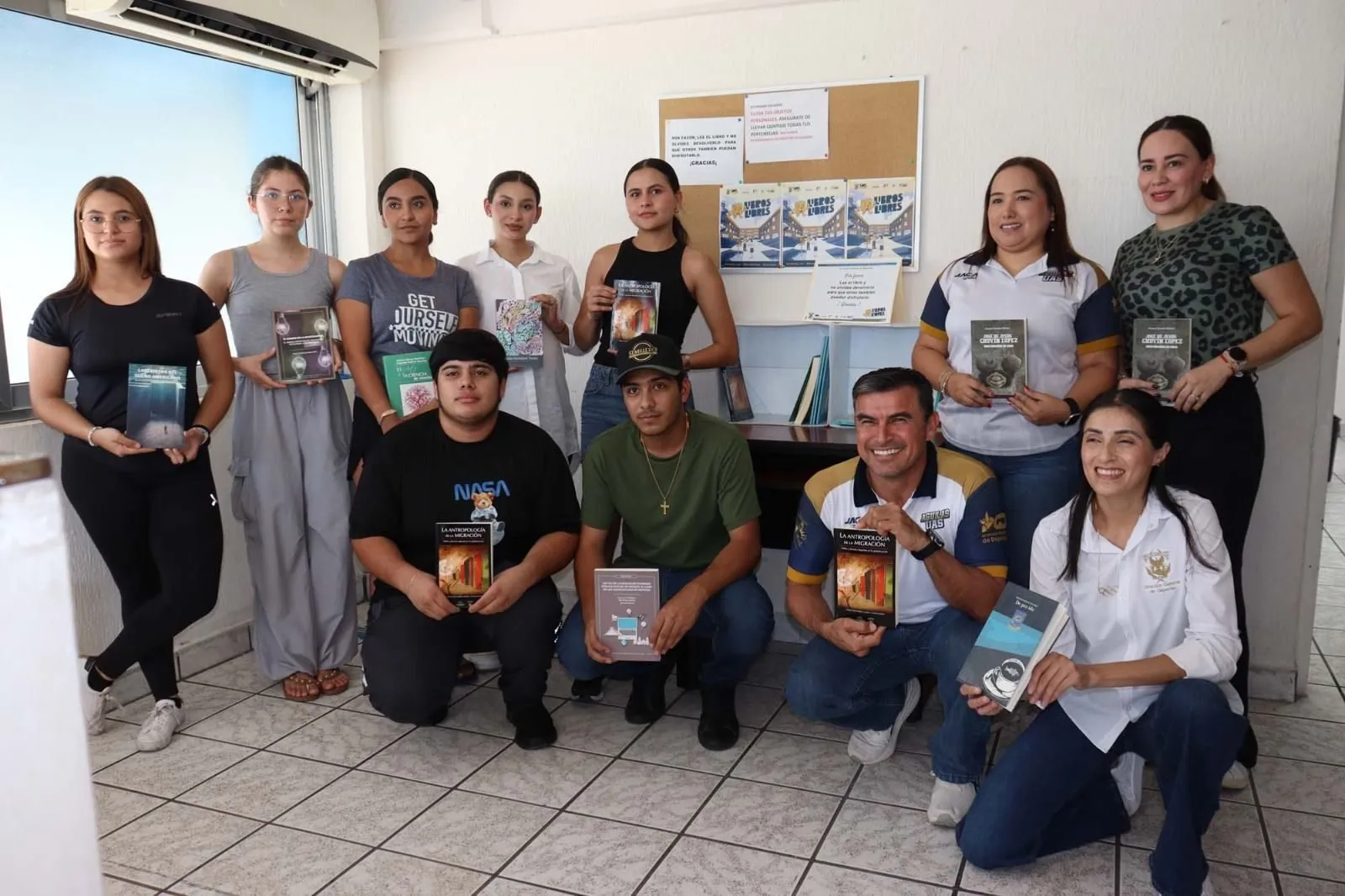 Arranca Editorial UAS el programa de fomento a la lectura Libros Libres, con más de 300 libros en espacios universitarios de deportes y humanidades Arranca Editorial UAS el programa de fomento a la lectura Libros Libres, con más de 300 libros en espacios universitarios de deportes y humanidades