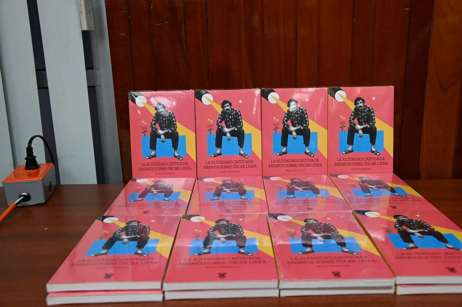 Conmemora la UAS el Día Nacional del Libro con la presentación de “La alteridad castigada: Ensayos sobre Óscar Liera”, del escritor Javier Velázquez Conmemora la UAS el Día Nacional del Libro con la presentación de “La alteridad castigada: Ensayos sobre Óscar Liera”, del escritor Javier Velázquez