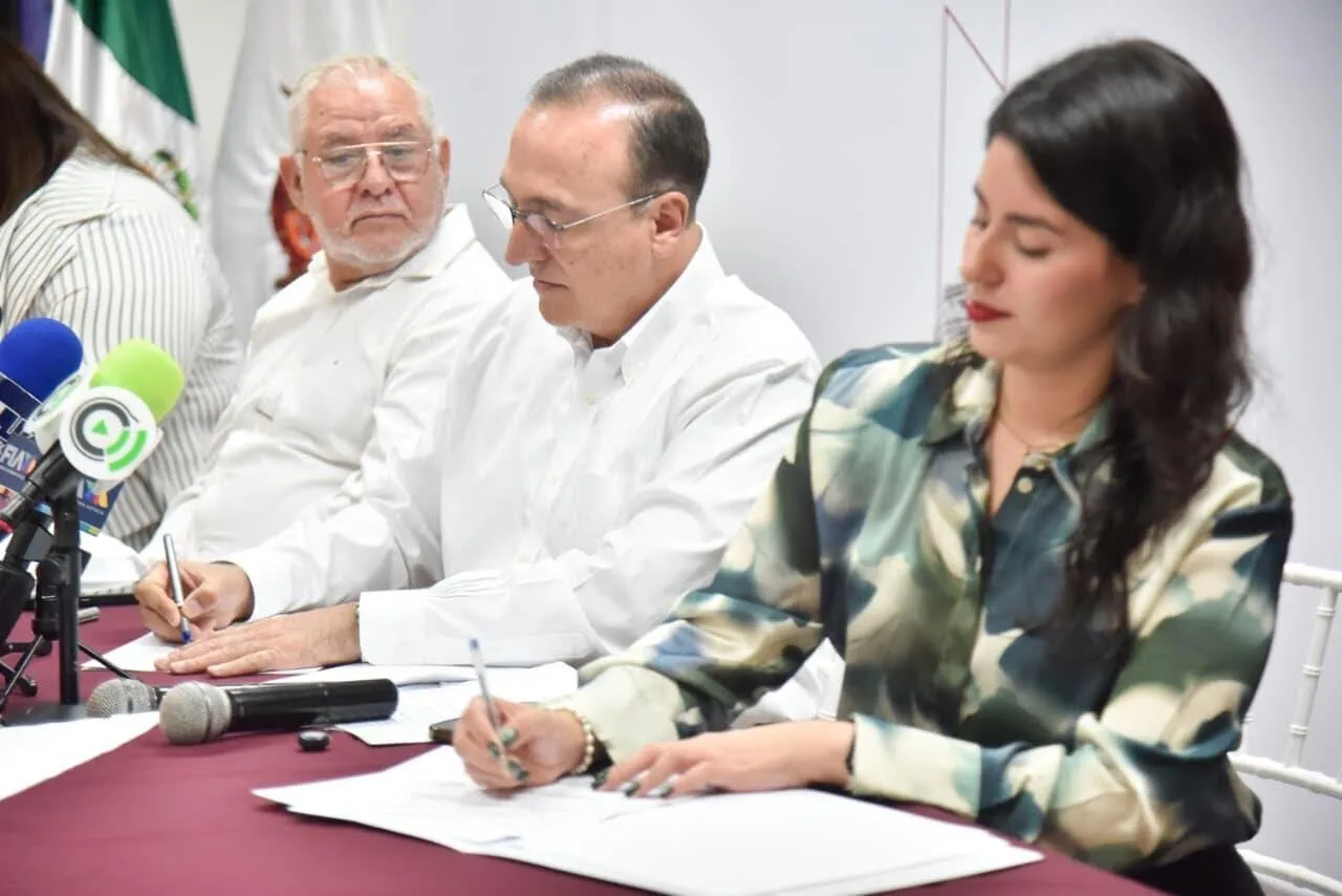 “En Ahome trabajamos para garantizar espacios libres de violencia contra las mujeres”: Antonio Menéndez “En Ahome trabajamos para garantizar espacios libres de violencia contra las mujeres”: Antonio Menéndez