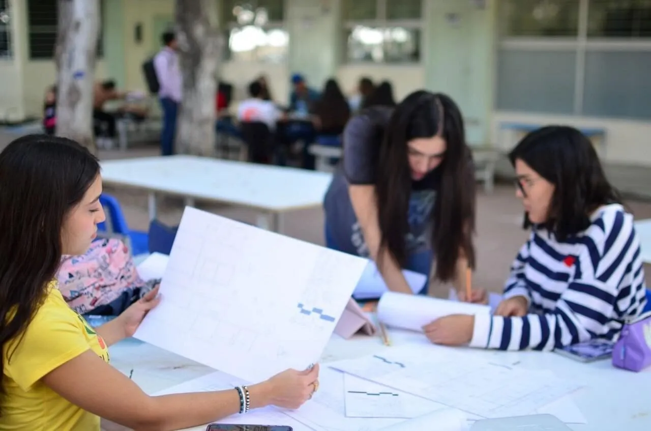 Anuncia el Rector que la Universidad iniciará la aplicación del curso “SanaMente Libre Mente: jóvenes por la paz y contra las adicciones”, proyecto presentado por la Presidenta Claudia Sheinbaum Anuncia el Rector que la Universidad iniciará la aplicación del curso “SanaMente Libre Mente: jóvenes por la paz y contra las adicciones”, proyecto presentado por la Presidenta Claudia Sheinbaum