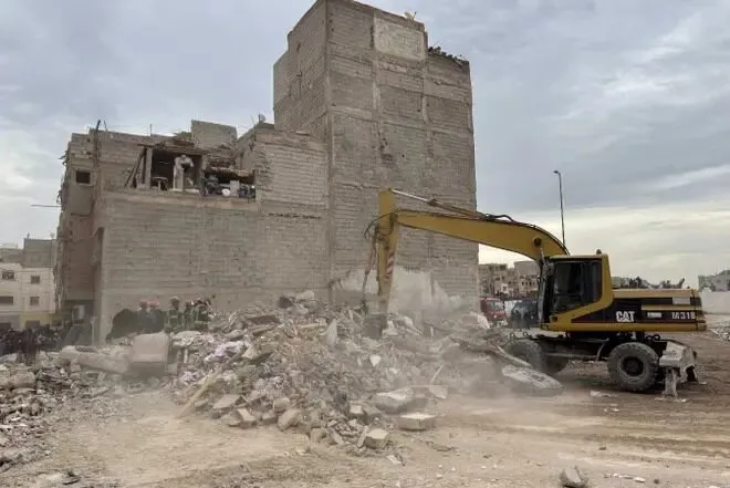 Derrumbe en Fez deja al menos 22 muertos y desata búsqueda entre escombros Derrumbe en Fez deja al menos 22 muertos y desata búsqueda entre escombros