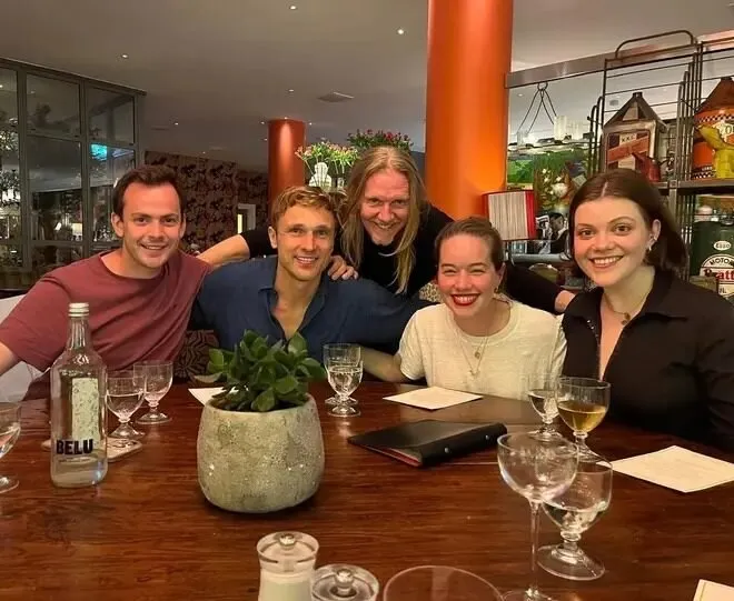Reencuentro del elenco de Narnia celebra 20 años de El león, la bruja y el ropero Reencuentro del elenco de Narnia celebra 20 años de El león, la bruja y el ropero