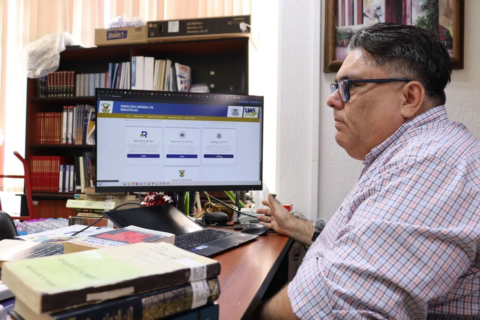 ¡Hacia una educación sin límites! La UAS transforma la lectura para personas con discapacidad al convertir su acervo editorial en audiolibros ¡Hacia una educación sin límites! La UAS transforma la lectura para personas con discapacidad al convertir su acervo editorial en audiolibros