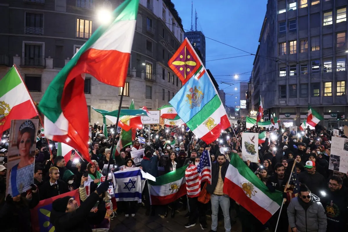Trump insta a los iraníes a seguir protestando; “la ayuda está en camino” Trump insta a los iraníes a seguir protestando; “la ayuda está en camino”