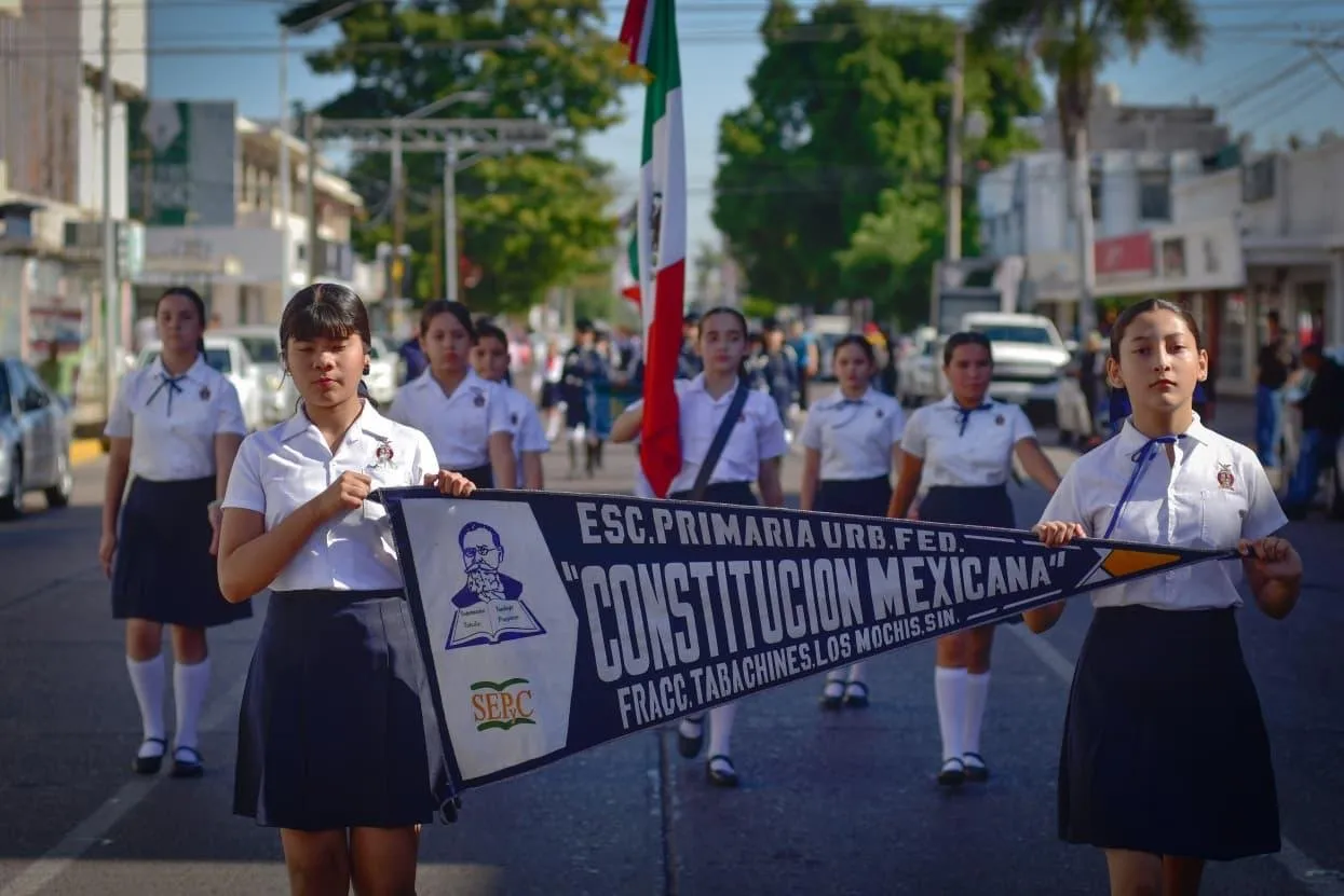 Más de mil participantes en el Desfile de Escoltas por el Día de la Bandera en Ahome Más de mil participantes en el Desfile de Escoltas por el Día de la Bandera en Ahome