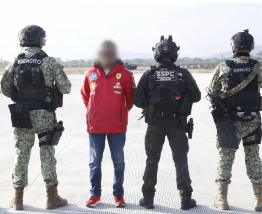 Operación “Enjambre” Cobra a 67 Funcionarios Públicos, Incluyendo Alcaldes y Jefes de Seguridad Operación “Enjambre” Cobra a 67 Funcionarios Públicos, Incluyendo Alcaldes y Jefes de Seguridad