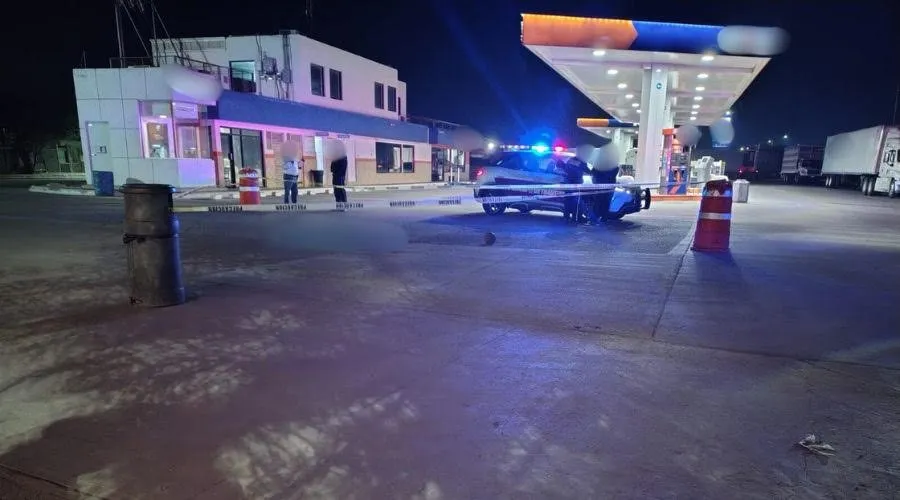 Muere lava carros tras ser aplastado con un tractocamión en gasolinera en Los Mochis Muere lava carros tras ser aplastado con un tractocamión en gasolinera en Los Mochis