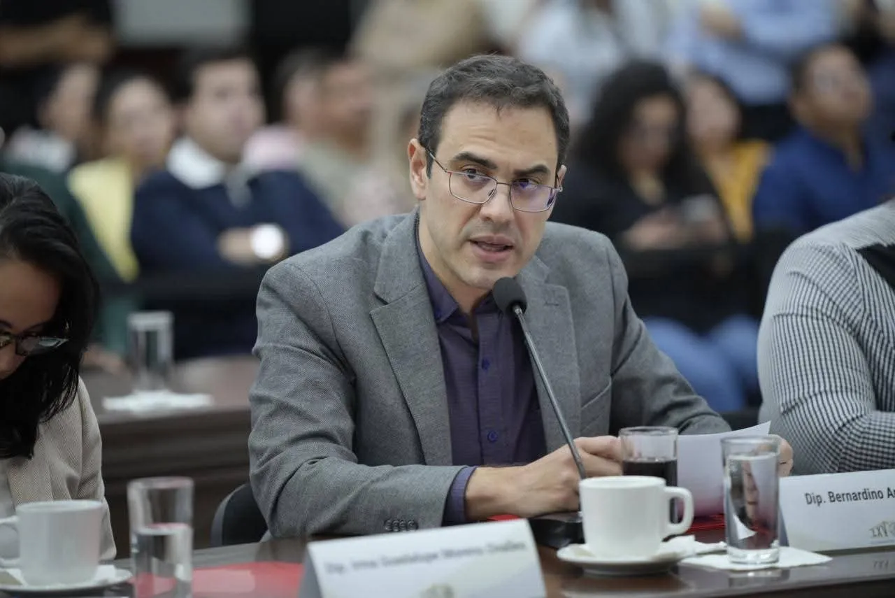 Aprueba Congreso de Sinaloa licencia del diputado Bernardino Antelo y toma protesta a su suplente Lauro Gallardo Aprueba Congreso de Sinaloa licencia del diputado Bernardino Antelo y toma protesta a su suplente Lauro Gallardo