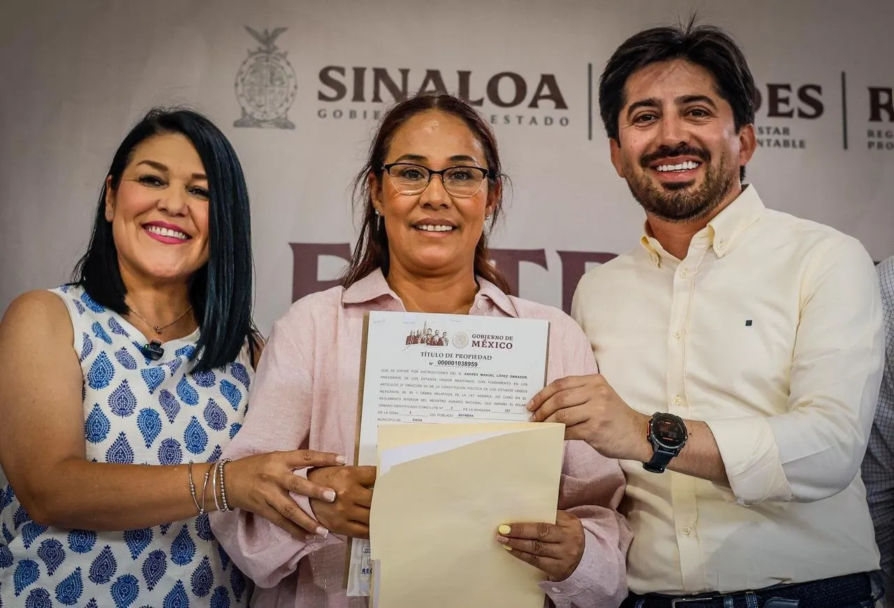 Gobierno de Sinaloa lleva certeza jurídica a Choix con la entrega de 1,384 acciones patrimoniales Gobierno de Sinaloa lleva certeza jurídica a Choix con la entrega de 1,384 acciones patrimoniales